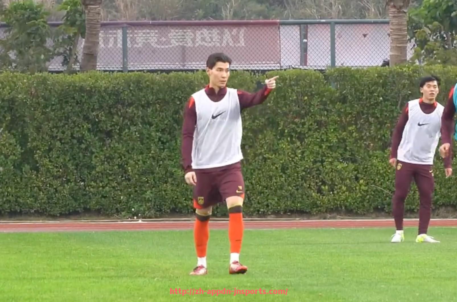 江南体育APP-世俱杯比赛策略调整实例及战术执行效果